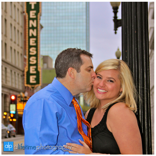 Downtown_Market_Square_Knoxville_Engaged_Engagement_Couple_Wedding_Photographer_Photography