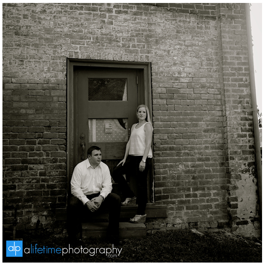Engagement-Engaged-Couple-Photographer-Pictures-Photography-pics-photos-session-Johnson-City-Kingsport-Bristol-Knoxville-Greeneville-TN-Pigeon-Forge-Jonesborough-11