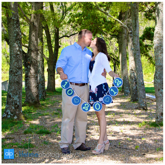 Engagement-session-ideas-dos-and-donts-what-to-expect-photographer-photography-Knoxville-TN-Johnson-City-Kingsport-Chattanooga-TN-9-what-tp-expect