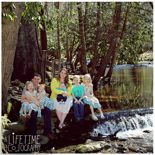 Family-Photographer-Cades-Cove-Smoky-Mountain-TN-pictures-Gatlinburg-Pigeon-Forge-Knoxville-10