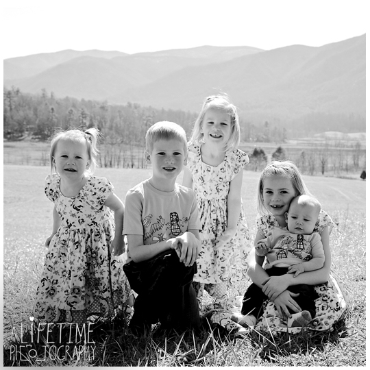 Family-Photographer-Cades-Cove-Smoky-Mountain-TN-pictures-Gatlinburg-Pigeon-Forge-Knoxville-4