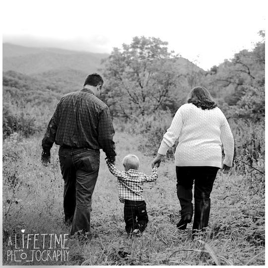 Family-Photographer-Gatlinburg-Pigeon-Forge-Sevierville-Kids-Emerts Cove-Smoky Mountains-Seymour-Knoxville-11