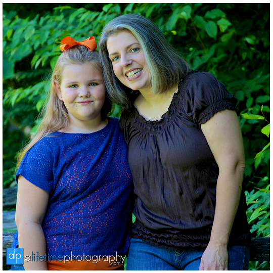 Family-Photographer-in-Gatlinburg-TN-Pigeon-Forge-Vacation-Pictures-Photography-Smoky-Mountain-National-Park-Photographers-large-families-motor-Nature-trail-session-pictures-kids-Sevierville-Kodak-Seymour-Strawberry-PLains-Knoxville-Newport-Cosby-14