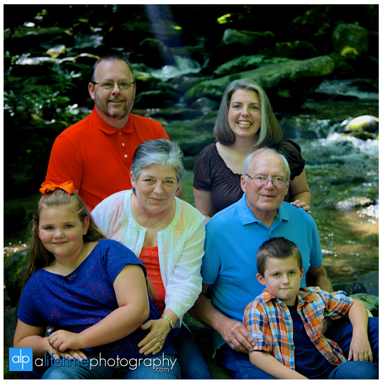 Family-Photographer-in-Gatlinburg-TN-Pigeon-Forge-Vacation-Pictures-Photography-Smoky-Mountain-National-Park-Photographers-large-families-motor-Nature-trail-session-pictures-kids-Sevierville-Kodak-Seymour-Strawberry-PLains-Knoxville-Newport-Cosby-6