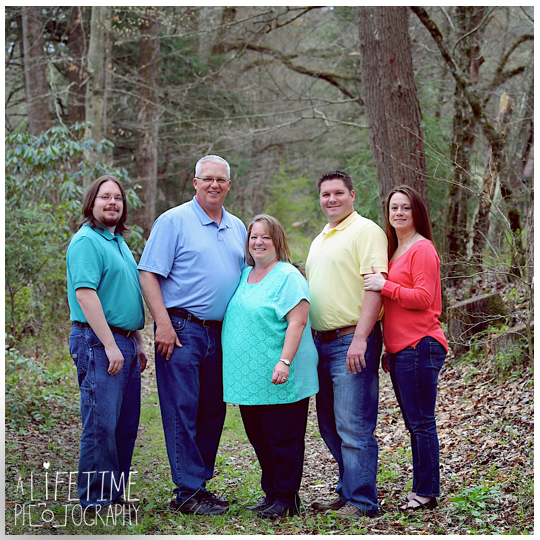 Family-Photographer-in-the-Gatlinburg-Pigeon-Forge-Smoky-Mountains-Emerts-Cove-Covered-Bridge-Sevierville-Pittman-Center-Knoxville-Seymour-8