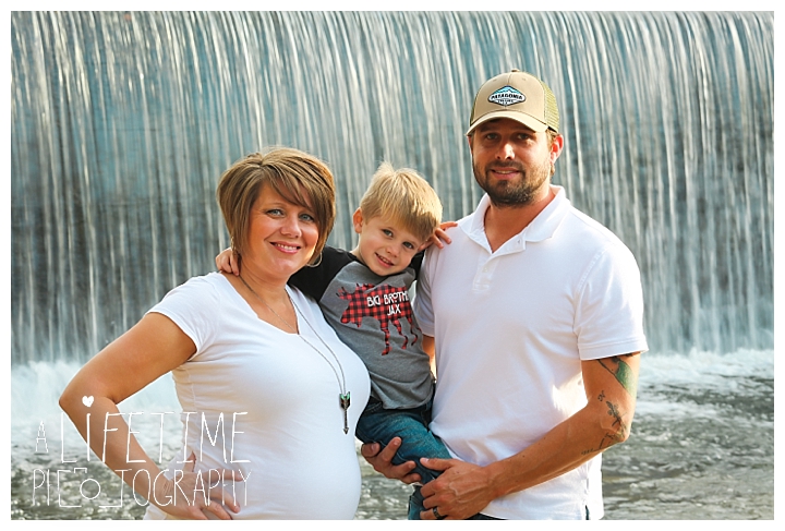 family-photographer-maternity-knoxville-sevierville-pigeon-forge-dandridge-gatlinburg-seymour-smoky-mountains-old-mill-patriot-park_0117