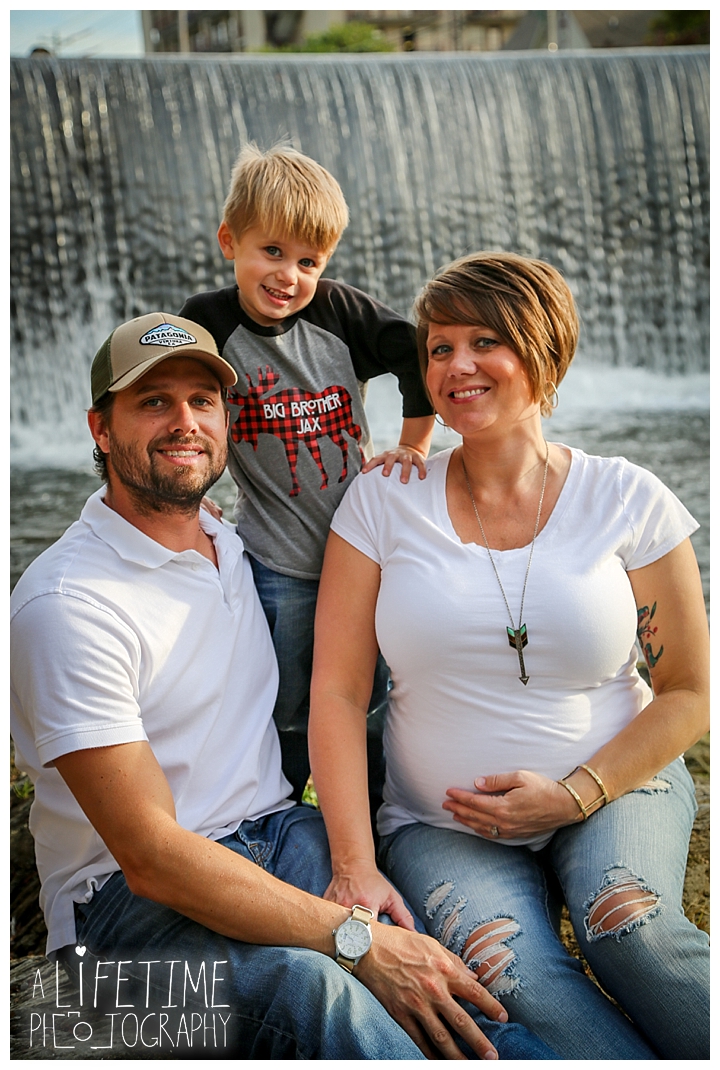family-photographer-maternity-knoxville-sevierville-pigeon-forge-dandridge-gatlinburg-seymour-smoky-mountains-old-mill-patriot-park_0120