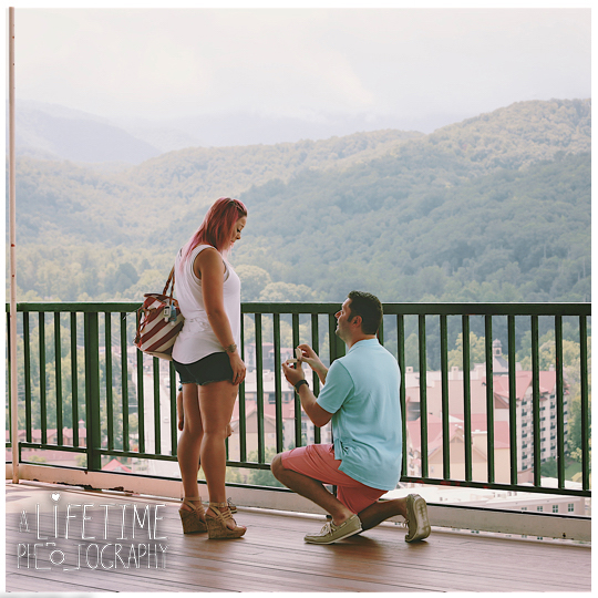 Gatlinburg-Marriage-proposal-secret-photographer-Space-Needle-Mynatt-Park-Pigeon-Forge-Knoxville-Smoky-Mountains-Sevierville-Dandridge-3