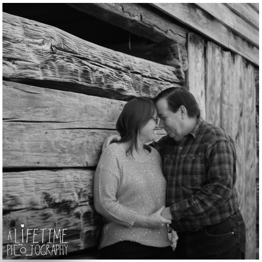 Gatlinburg-Pigeon-Forge-Sevierville-Photographer-photography-photo-shoot-session-married-couple-family-Noah-Bud-Ogle-Place-Motor-Nature-trail-Smoky-Mountains-2