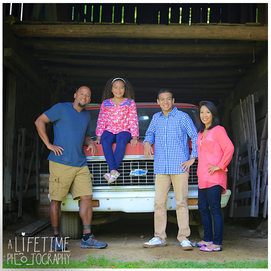 Gatlinburg-Smoky-Mountain-Family-Photographer-photo-session-Emerts-Cove-Pigeon-Forge-Knoxville-TN-3