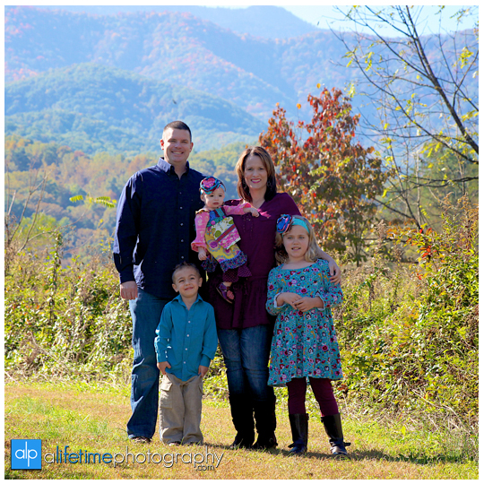 Gatlinburg-TN-Family-Kids-Reunion-Photographer-at-Emerts-Cove-Pigeon-Forge-Smoky-Mountains-Photography-Sevierville-Wears-Valley-Pittman-Center-1