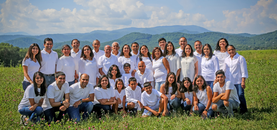 Hearthside Cabin Sevierville Large Family Reunion Photographer