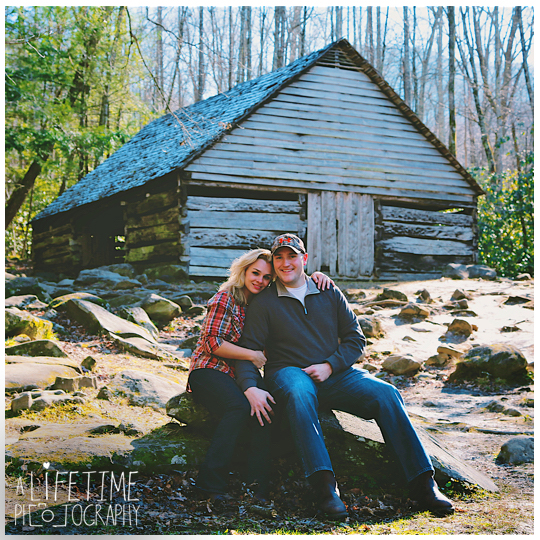 Laurel-Falls-hike-Pigeon-Forge-Gatlinburg-Sevierville-Smoky-Mountains-Engagement-Photographer-wedding-marriage-proposal-couple-session-waterfalls-12