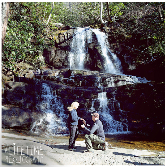Laurel-Falls-hike-Pigeon-Forge-Gatlinburg-Sevierville-Smoky-Mountains-Engagement-Photographer-wedding-marriage-proposal-couple-session-waterfalls-5
