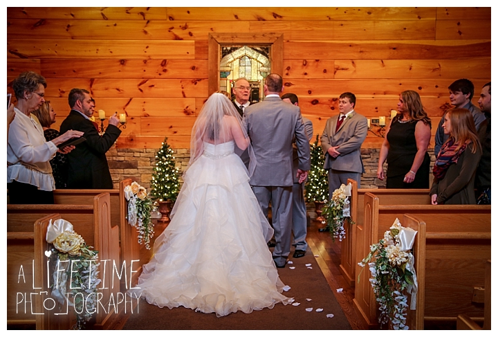 Little Log chapel Wedding Photographer Gatlinburg-Pigeon-Forge-Knoxville-Sevierville-Dandridge-Seymour-Smoky-Mountains-Townsend-Photos-Greenbriar Session-Professional-Maryville_0355