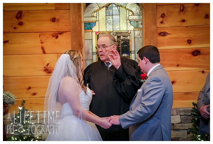 Little Log chapel Wedding Photographer Gatlinburg-Pigeon-Forge-Knoxville-Sevierville-Dandridge-Seymour-Smoky-Mountains-Townsend-Photos-Greenbriar Session-Professional-Maryville_0360