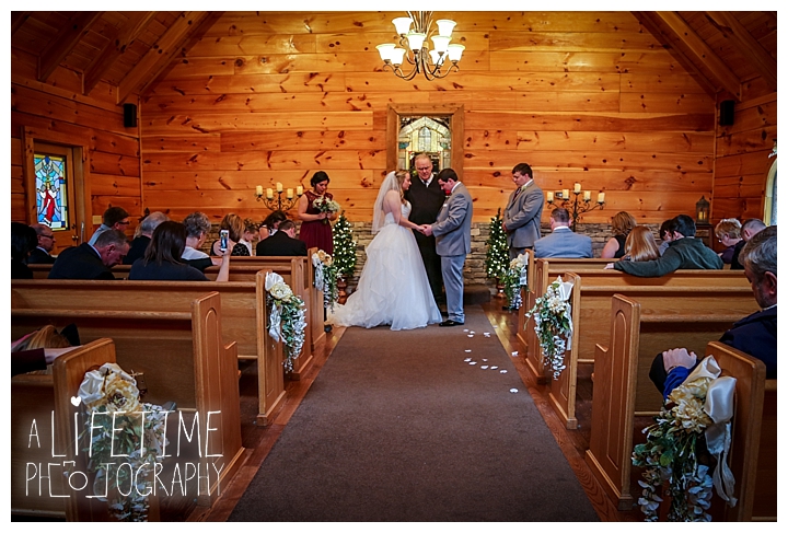 Little Log chapel Wedding Photographer Gatlinburg-Pigeon-Forge-Knoxville-Sevierville-Dandridge-Seymour-Smoky-Mountains-Townsend-Photos-Greenbriar Session-Professional-Maryville_0363