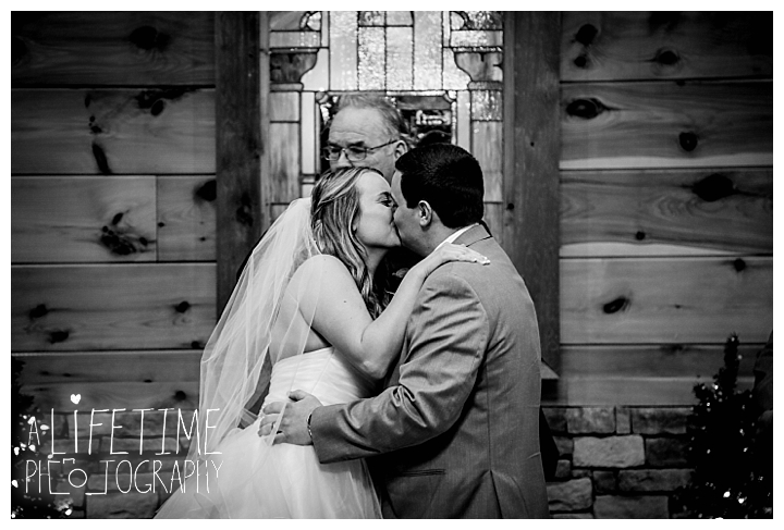 Little Log chapel Wedding Photographer Gatlinburg-Pigeon-Forge-Knoxville-Sevierville-Dandridge-Seymour-Smoky-Mountains-Townsend-Photos-Greenbriar Session-Professional-Maryville_0364