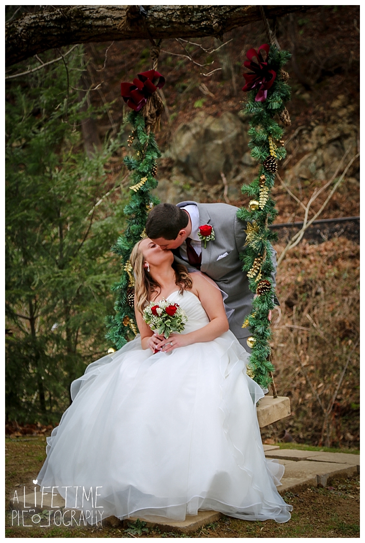 Little Log chapel Wedding Photographer Gatlinburg-Pigeon-Forge-Knoxville-Sevierville-Dandridge-Seymour-Smoky-Mountains-Townsend-Photos-Greenbriar Session-Professional-Maryville_0377
