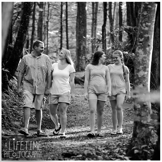 Motor-Nature-Trail-Family-Photographer-Smokies-Smoky-Montains-Gatlinburg-Pigeon-Forge-Knoxville-Seymour-Sevierville-Townsend-Wears-Valley-Dandridge-7