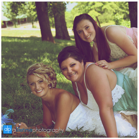 Newport-Pigeon_Forge-Gatlinburg-Sevierville-Knoxville-TN-wedding-photographer-marriage-photography-photos-bride-groom-newlywed-home-outdoor-ceremony-bridesmaids-5