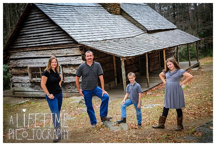 ogle-place-family-reunion-cabin-photographer-gatlinburg-pigeon-forge-knoxville-sevierville-dandridge-seymour-smoky-mountains-townsend-photos-session-professional-maryville_0105