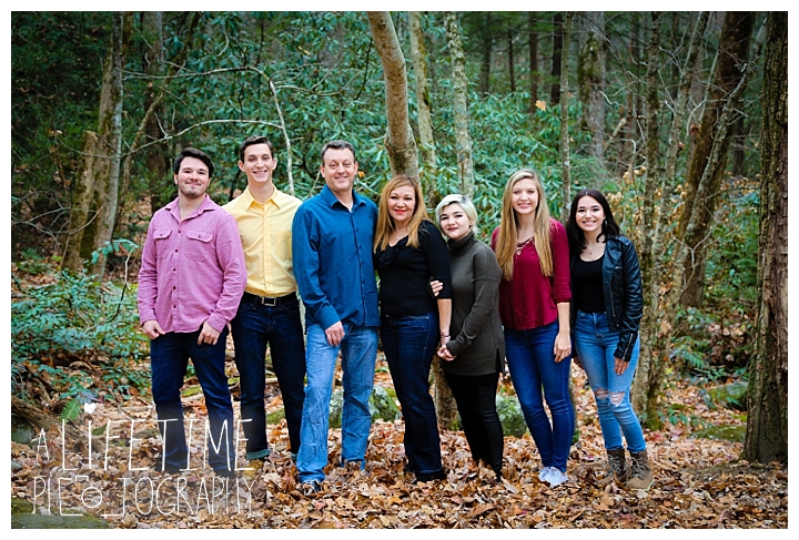 ogle-place-family-reunion-cabin-photographer-gatlinburg-pigeon-forge-knoxville-sevierville-dandridge-seymour-smoky-mountains-townsend-photos-session-professional-maryville_0107