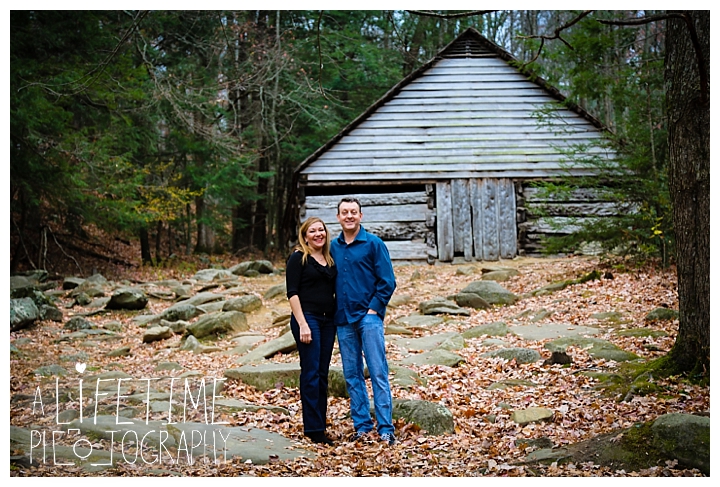 ogle-place-family-reunion-cabin-photographer-gatlinburg-pigeon-forge-knoxville-sevierville-dandridge-seymour-smoky-mountains-townsend-photos-session-professional-maryville_0112