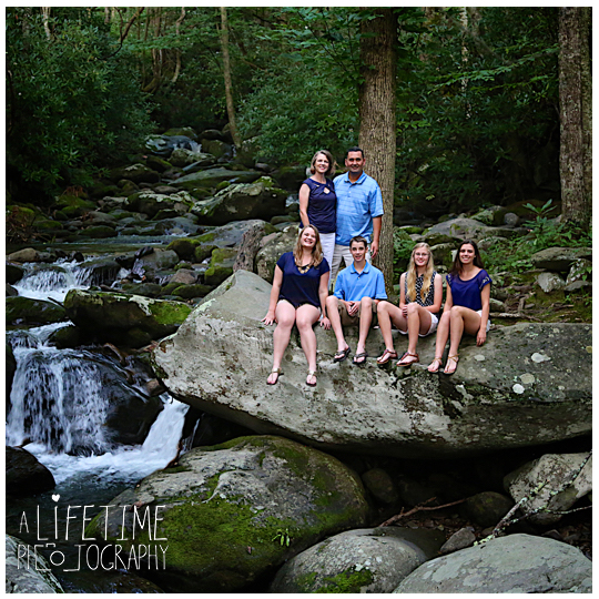 Roaring-Fork-Motor-Nature-Trail-Family-Photos-In-the-Great-Smoky-Mountain-National-Park-Photographer-Family-Reunion-Gatlinburg-Knoxville-Pigeon-Forge-GSMNP-10
