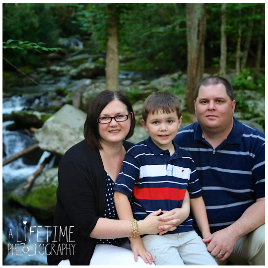 Roaring-Fork-Motor-Nature-Trail-Family-Photos-In-the-Great-Smoky-Mountain-National-Park-Photographer-Family-Reunion-Gatlinburg-Knoxville-Pigeon-Forge-GSMNP-11