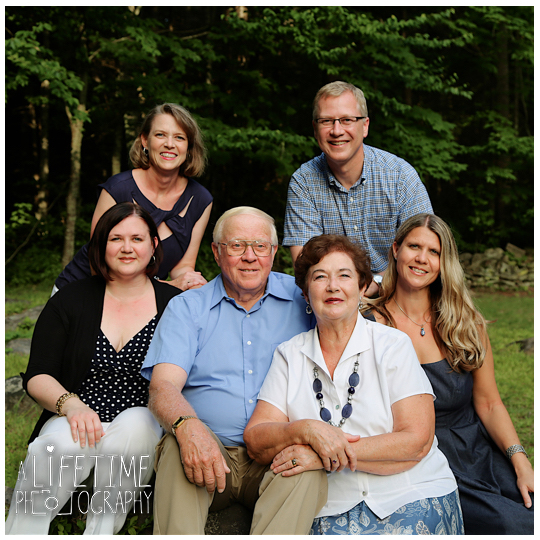 Roaring-Fork-Motor-Nature-Trail-Family-Photos-In-the-Great-Smoky-Mountain-National-Park-Photographer-Family-Reunion-Gatlinburg-Knoxville-Pigeon-Forge-GSMNP-7