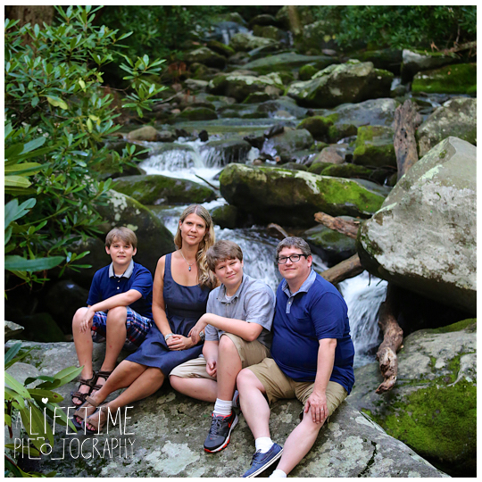Roaring-Fork-Motor-Nature-Trail-Family-Photos-In-the-Great-Smoky-Mountain-National-Park-Photographer-Family-Reunion-Gatlinburg-Knoxville-Pigeon-Forge-GSMNP-9