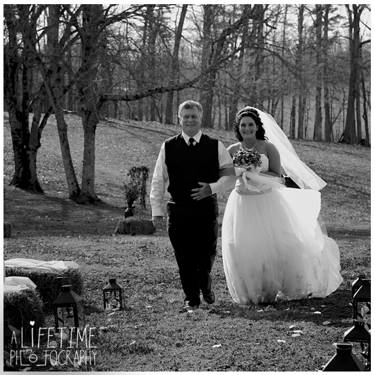 Seymour-Sevierville-Maryville-TN-Wedding-Photographer-barn-country-ceremony-photography-Knoxville-Strawberry-plains-Kodak-Pigeon-Forge-TN-6
