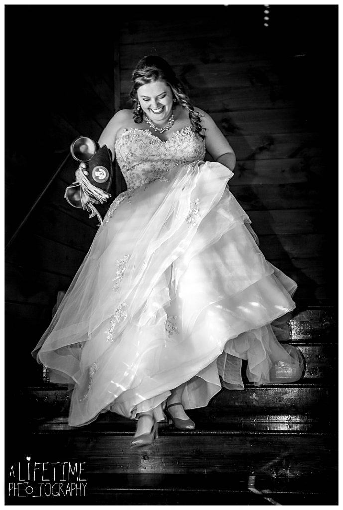 Smoky Mountain Wedding Photographer Gatlinburg Tennessee Elope Cabin Pigeon Forge Knoxville Bridal Party King Of the Mountain large rentals
