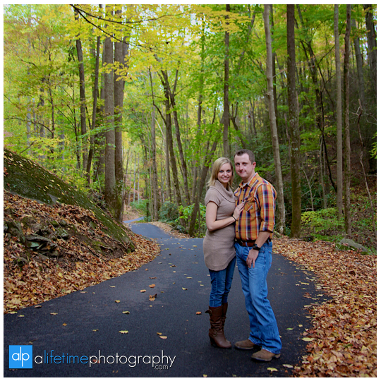 Starkytown-Cove-Gatlinburg-Pigeon-Forge-TN-Hunting-autumn-engagement-photographer-photo-shoot-pictures-woods-smoky-Mountains-19