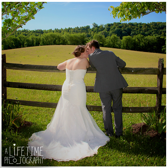 Storybrook-Farms-Wedding-Photographer-Newlywed-Photos-pictures-bride-groom-Jonesborough-TN-Venue-Johnson-City-Kingsport-Bristol-Knoxville-TN-10