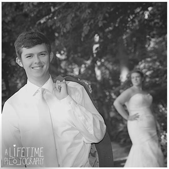 Storybrook-Farms-Wedding-Photographer-Newlywed-Photos-pictures-bride-groom-Jonesborough-TN-Venue-Johnson-City-Kingsport-Bristol-Knoxville-TN-5