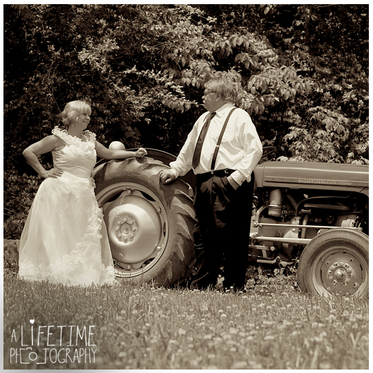 Vintage-Anniversary-Session-couple-Gatlinburg-Photographer-Vacation-Pictures-Pigeon-Forge-Emerts-Cove-Covered-Bridge-Sevierville-Knoxville-Pittman-Center-Cosby-Smoky-Mountains-15