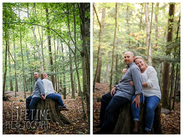 couple-photographer-chimney-tops-picnic-area-smoky-mountains-gatlinburg-pigeon-forge-seviervile-knoxville-townsend-tennessee-anniversary_0045