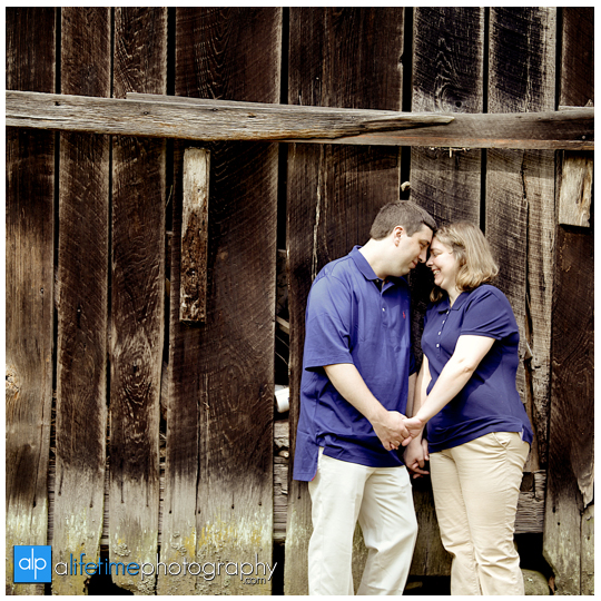 emerts-cove-covered-bridge-couple-engagement-session-photographer-Gatlinburg-Pigeon-Forge-TN-Sevierville-Pittman-Center-10