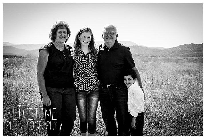 family-photographer-smoky-mountains-gatlinburg-pigeon-forge-seviervile-knoxville-townsend-tennessee-patriot-park-mountain-view_0144