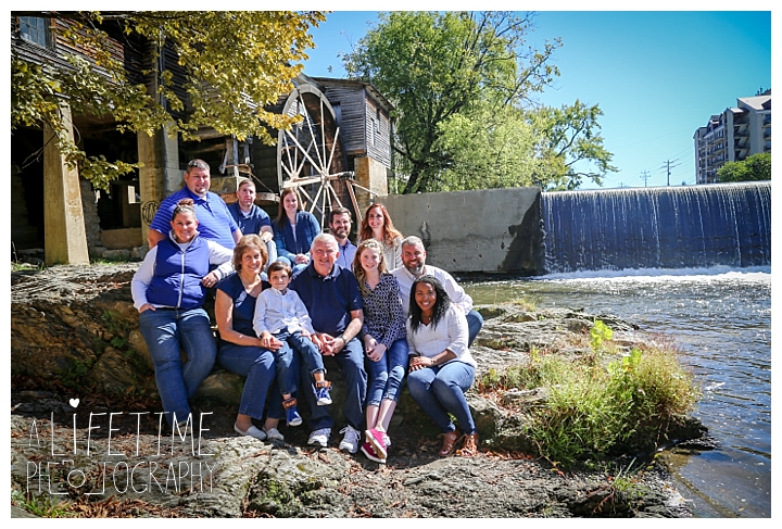 family-photographer-smoky-mountains-gatlinburg-pigeon-forge-seviervile-knoxville-townsend-tennessee-patriot-park-mountain-view_0155