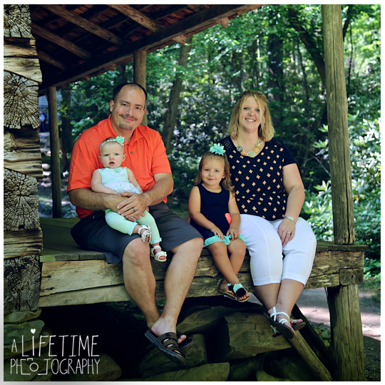 gatlinburg-Family-Photographer-Pigeon-Forge-Sevierville-Smoky-Mountain-National-Park-Kids-reunion-Pictures-Photo-Session-Knoxville-Tennessee-5