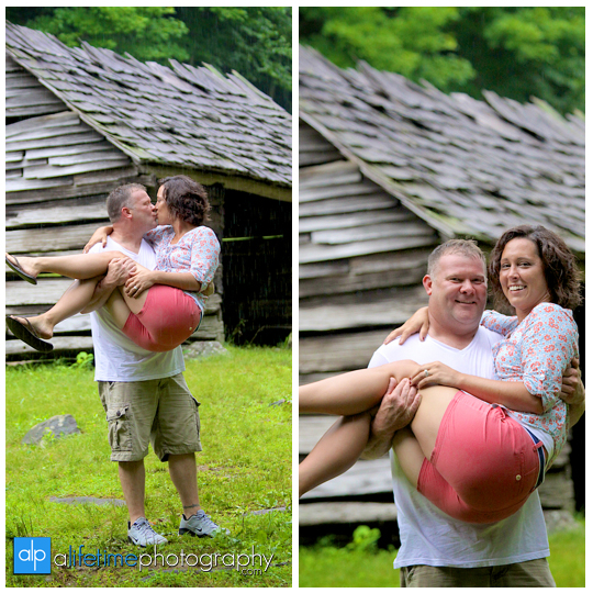 marriage-proposal-wedding-engagement-ring-marry-me-getting-engaged-ideas-Gatlinburg-TN-Photographer-Secretly-photographed-photographing-photography-pictures-kids-fiance-engaged-couple-Pigeon-Forge-National-Park-Smoky-Mountians-18