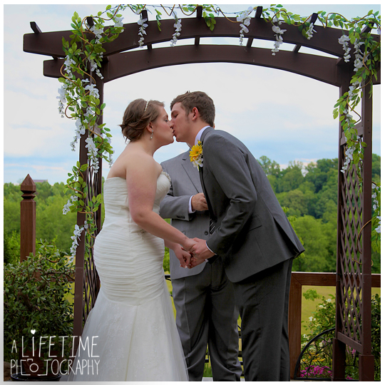 storybrook-farms-Jonesborough-TN-Wedding-photographer-Johnson-City-Kingsport-Bristol-Knoxville-17