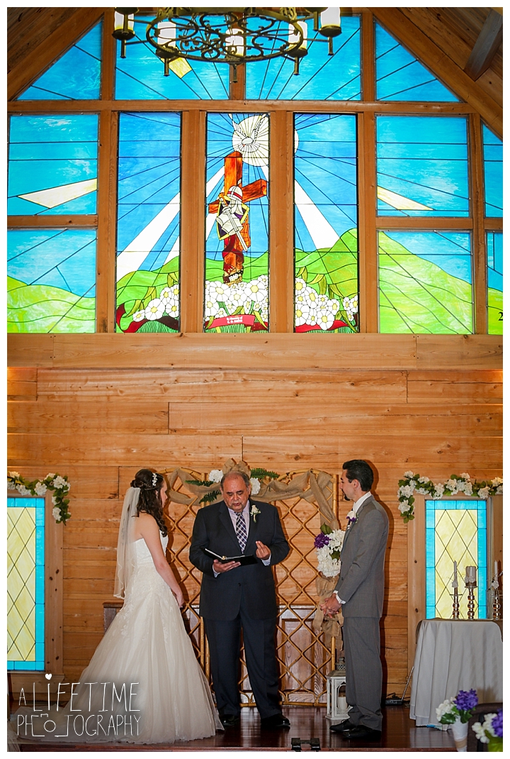 wedding-photographer-bristol-tn-johnson-city-kingsport-fern-valley-farm-blountville-knoxville-photos-bride-groom_0030