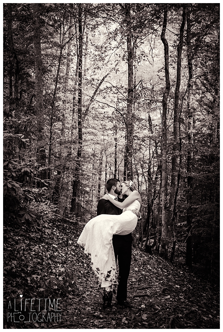wedding-photographer-smoky-mountains-foothills-parkway-the-sink-gatlinburg-pigeon-forge-seviervile-knoxville-townsend-tennessee_0107